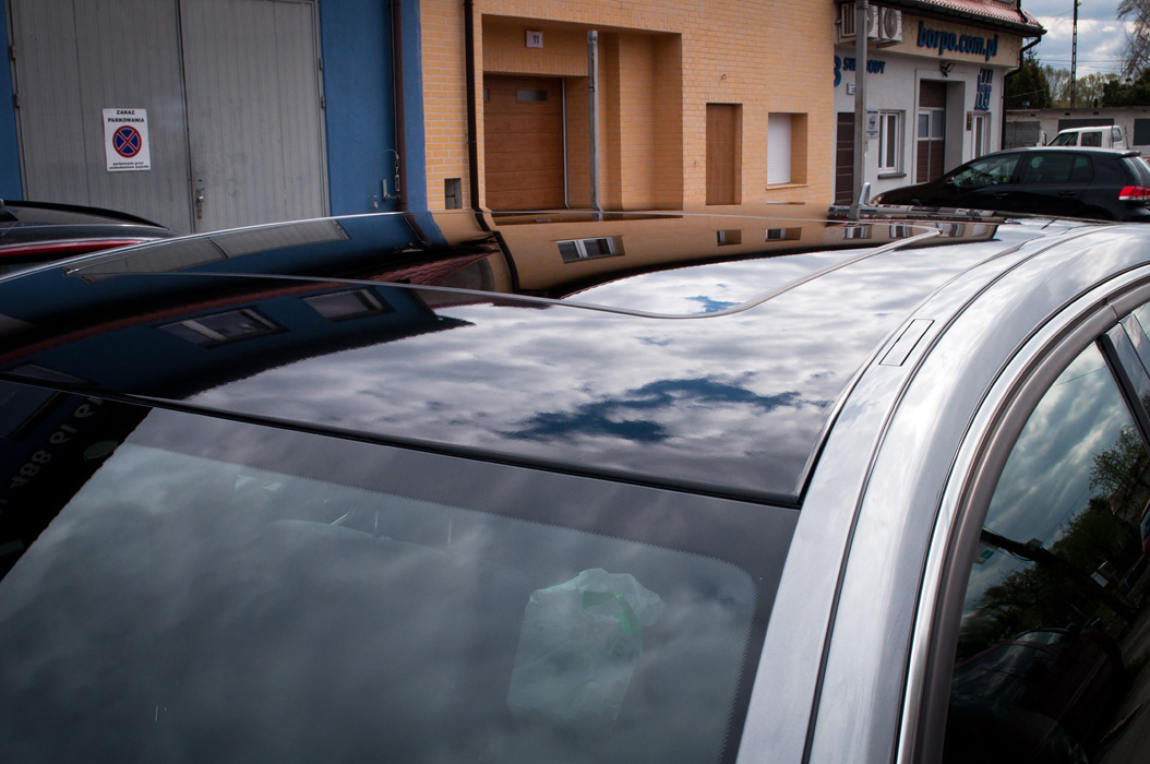 Mercedes dach na czarno CARGRAPHICS Zmiana koloru auta